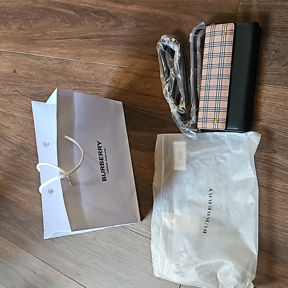 BURBERRY LEATHER CLUTCH BAG - COLOR BLACK - Picture 11 of 17